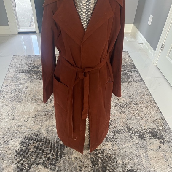 A fabulous vintage 1970s rust coloured ultra suede wrap coat by famous bridling - Picture 4 of 16
